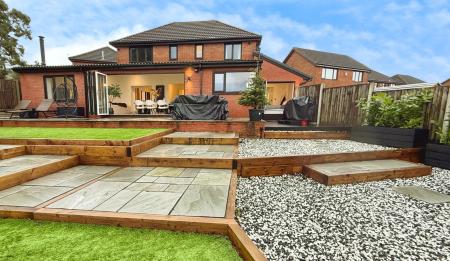 5 bedroom Detached house for sale in Spinners Way, Oldham, OL4