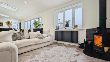 5 bedroom Detached house for sale in Spinners Way, Oldham, OL4