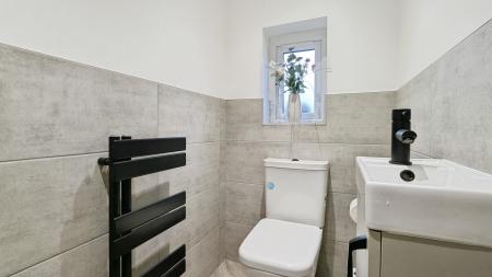 5 bedroom Detached house for sale in Spinners Way, Oldham, OL4