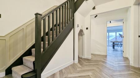 5 bedroom Detached house for sale in Spinners Way, Oldham, OL4