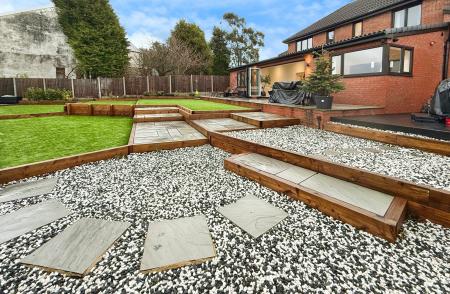 5 bedroom Detached house for sale in Spinners Way, Oldham, OL4