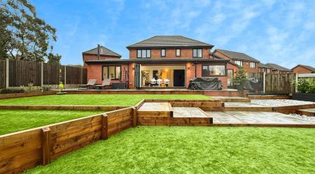 5 bedroom Detached house for sale in Spinners Way, Oldham, OL4