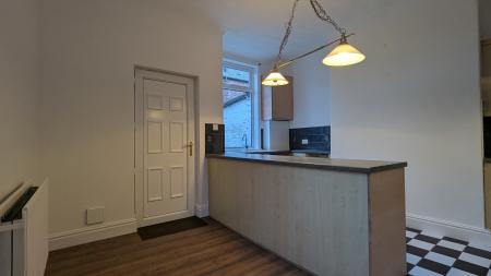 3 bedroom Detached house to let in Smallshaw Lane, Ashton-Under-Lyne, OL6