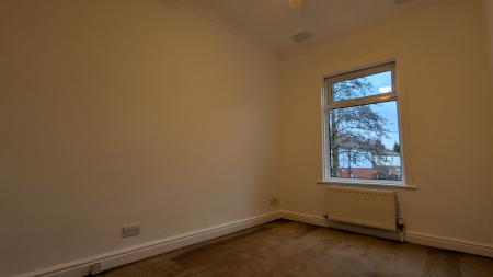 3 bedroom Detached house to let in Smallshaw Lane, Ashton-Under-Lyne, OL6