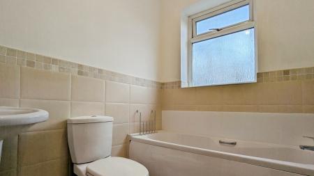 3 bedroom Terraced House to let in Middleton Road, Chadderton, OL9