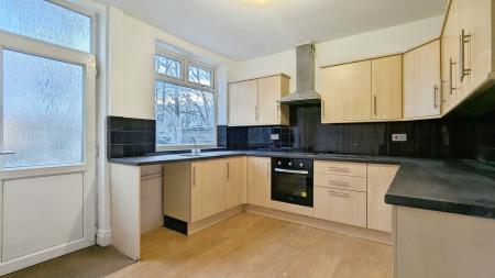 3 bedroom Terraced House to let in Middleton Road, Chadderton, OL9