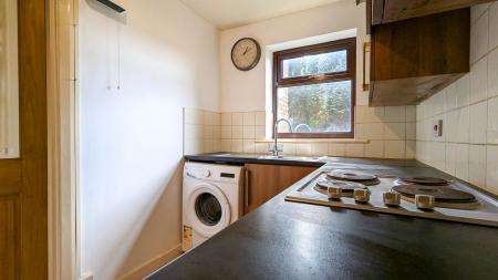 1 bedroom Flat to let in Firwood Park, Chadderton, OL9