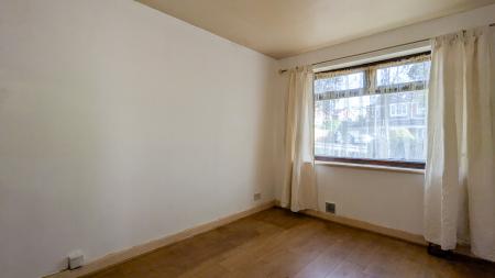 1 bedroom Flat to let in Firwood Park, Chadderton, OL9