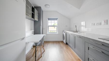2 bedroom Flat for sale in Divinity Road, Cowley, Oxford, OX4