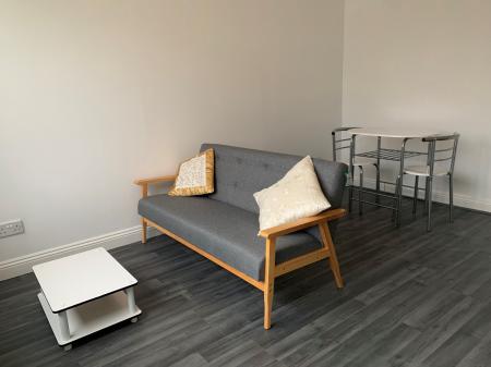 1 bedroom Flat to let in Hemingway House