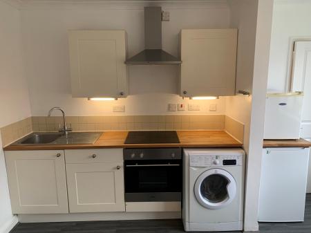 1 bedroom Flat to let in Hemingway House