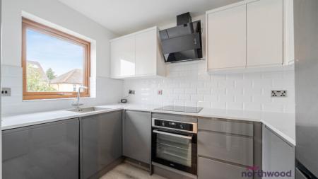 2 bedroom Flat to let in Varsity Place, Oxford, OX1