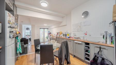 4 bedroom Terraced House for sale in Divinity Road, Cowley, Oxford, OX4