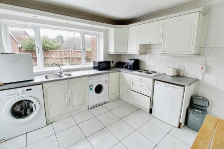 3 bedroom Bungalow for sale in Ellwood Avenue, Stanground, Peterborough, PE2