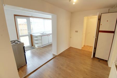 3 bedroom Terraced House to let in Rotherby Grove, Peterborough, PE1