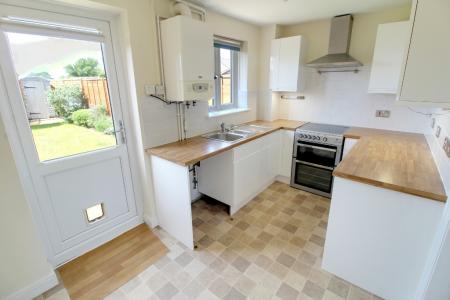 2 bedroom Semi-detached house to let in Primrose Close, Morton, Bourne, PE10
