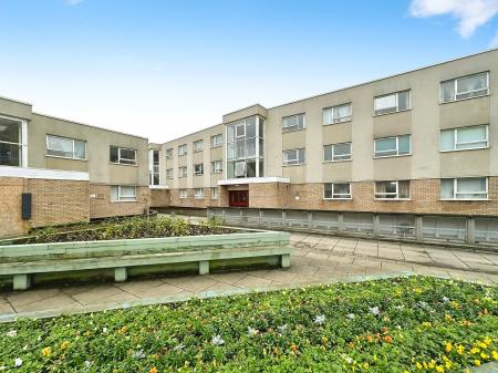 3 bedroom Flat for sale in St Marys Court, Central, Peterborough, PE1