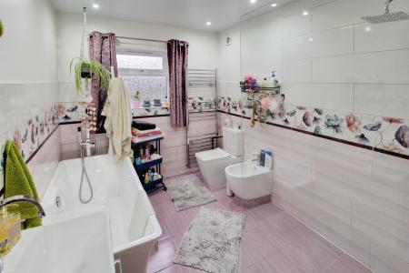 5 bedroom Semi-detached house for sale in Crown Street, New England, Peterborough, PE1