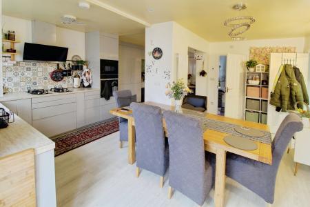 5 bedroom Semi-detached house for sale in Crown Street, New England, Peterborough, PE1