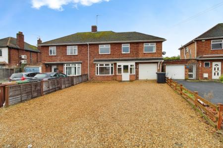4 bedroom Semi-detached house to let in Eye Road, Peterborough, PE1
