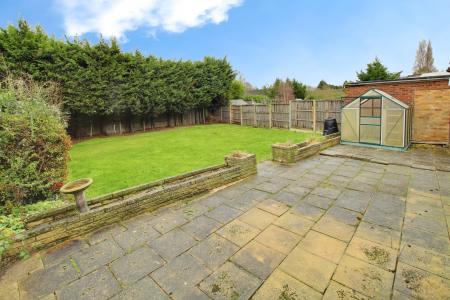4 bedroom Semi-detached house to let in Eye Road, Peterborough, PE1