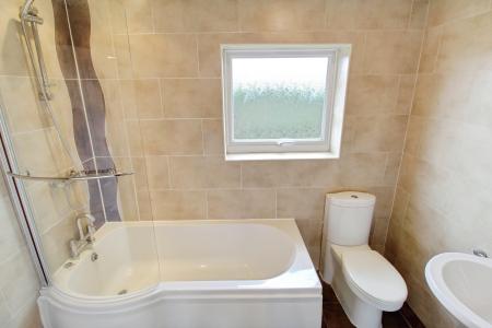 4 bedroom Semi-detached house to let in Eye Road, Peterborough, PE1