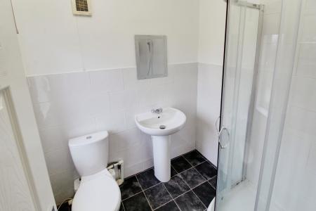 4 bedroom Semi-detached house to let in Eye Road, Peterborough, PE1