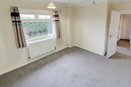 4 bedroom Semi-detached house to let in Eye Road, Peterborough, PE1