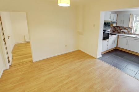 4 bedroom Semi-detached house to let in Eye Road, Peterborough, PE1