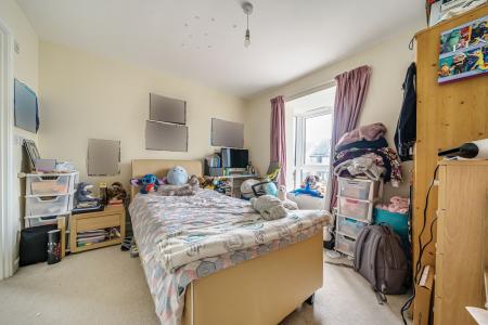 4 bedroom Semi-detached house for sale in Jodel Close