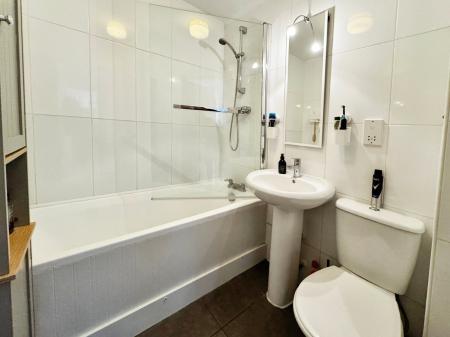2 bedroom Flat for sale in East Quay House