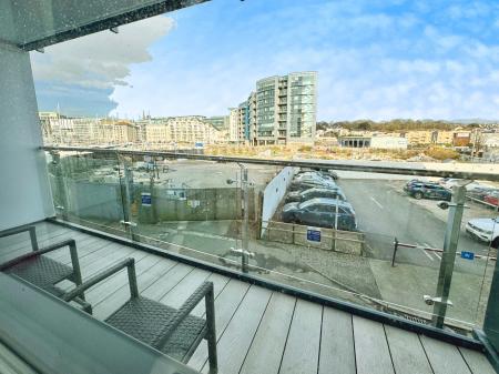 2 bedroom Flat for sale in East Quay House