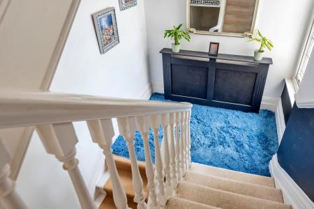 3 bedroom Flat to let in Mannamead Road, Mannamead, Plymouth, PL3