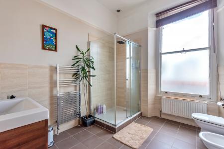 3 bedroom Flat to let in Mannamead Road, Mannamead, Plymouth, PL3