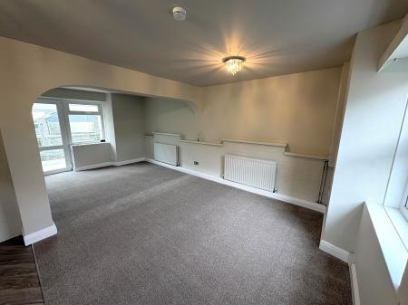 3 bedroom Terraced House to let in Chapel Street, Callington, PL17