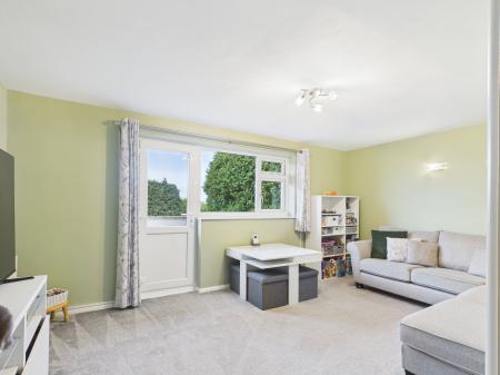 2 bedroom Flat for sale in East Lodge Park, Farlington, Portsmouth, PO6