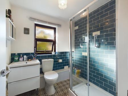 2 bedroom Flat for sale in Albert Rd, Cosham, Portsmouth, PO6