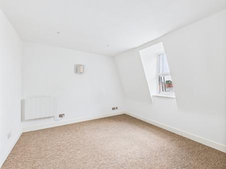 2 bedroom Flat for sale in Castle Road, Southsea, PO5