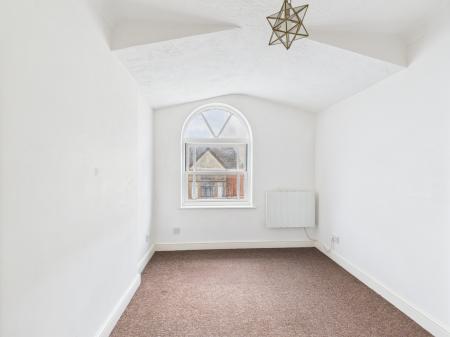 2 bedroom Flat for sale in Castle Road, Southsea, PO5