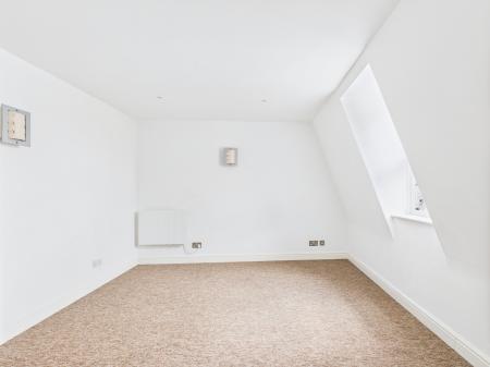 2 bedroom Flat for sale in Castle Road, Southsea, PO5