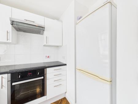 2 bedroom Flat for sale in Castle Road, Southsea, PO5