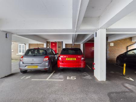 2 bedroom Flat for sale in Castle Road, Southsea, PO5