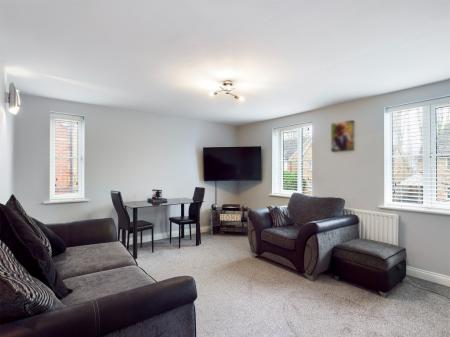2 bedroom Flat for sale in Coronation Road, Waterlooville, PO7