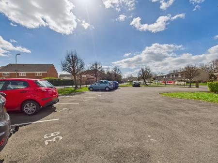 2 bedroom Flat for sale in Godwit Close, Gosport, PO12