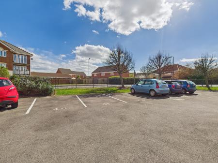 2 bedroom Flat for sale in Godwit Close, Gosport, PO12