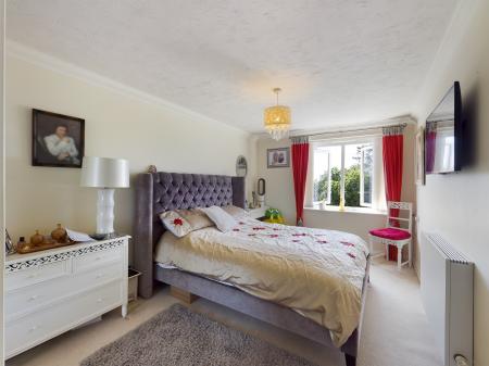 1 bedroom Flat for sale in Havant Road, Cosham, Portsmouth, PO6