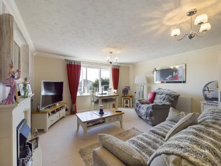 1 bedroom Flat for sale in Havant Road, Cosham, Portsmouth, PO6