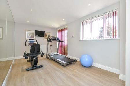 1 bedroom Flat for sale in Havant Road, Cosham, Portsmouth, PO6