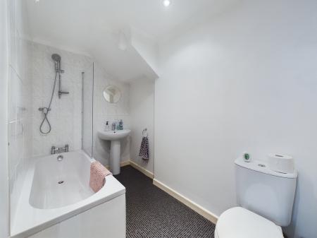 1 bedroom Flat for sale in Havant Road, Farlington, Portsmouth, PO6