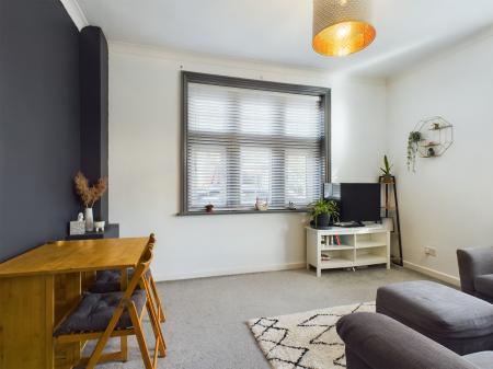 1 bedroom Flat for sale in Havant Road, Farlington, Portsmouth, PO6